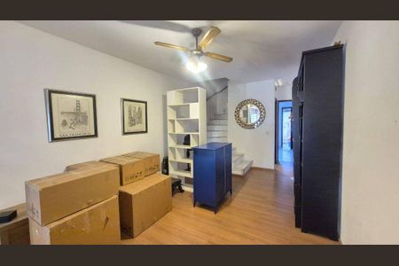 Casa à venda com 75m², 2 quartos e 1 vaga