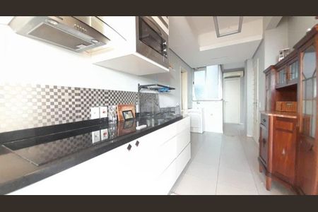 Cozinha de apartamento para alugar com 2 quartos, 95m² em Centro Histórico, Porto Alegre