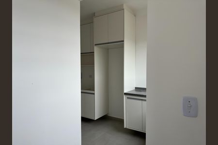 Apartamento para alugar com 69m², 2 quartos e sem vaga Apartamento para alugar com 69m², 2 quartos e sem vagaCozinha e Área de Serviço