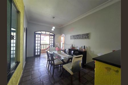 Casa à venda com 4 quartos, 199m² em Vila Paulo Silas, São Paulo