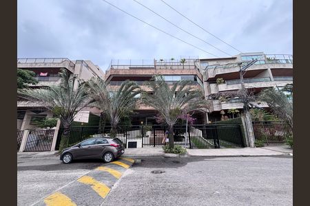 Apartamento para alugar com 100m², 3 quartos e 2 vagas Apartamento para alugar com 100m², 3 quartos e 2 vagasFachada