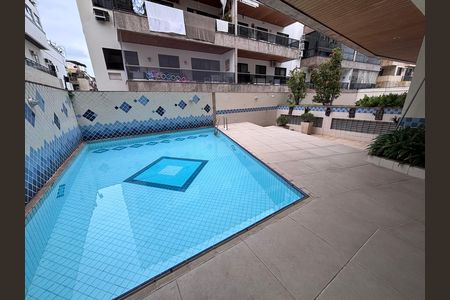 Apartamento para alugar com 100m², 3 quartos e 2 vagas Apartamento para alugar com 100m², 3 quartos e 2 vagasÁrea comum - Piscina