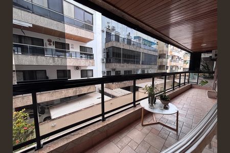 Apartamento para alugar com 100m², 3 quartos e 2 vagas Apartamento para alugar com 100m², 3 quartos e 2 vagasVaranda
