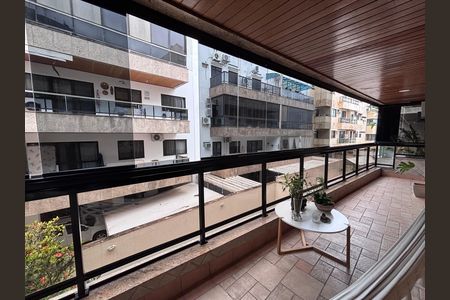 Apartamento para alugar com 100m², 3 quartos e 2 vagas Apartamento para alugar com 100m², 3 quartos e 2 vagasVaranda
