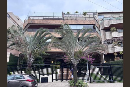 Apartamento para alugar com 100m², 3 quartos e 2 vagas Apartamento para alugar com 100m², 3 quartos e 2 vagasFachada