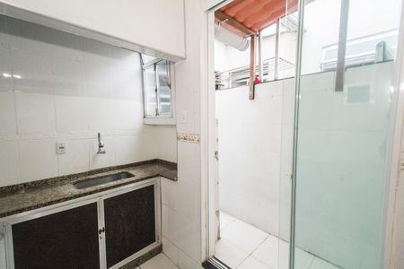 Apartamento para alugar com 80m², 2 quartos e sem vaga Apartamento para alugar com 80m², 2 quartos e sem vagaCozinha e Área de Serviço