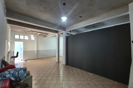 Casa à venda com 355m², 4 quartos e 3 vagas Casa à venda com 355m², 4 quartos e 3 vagasÁrea comum - Salão de festas