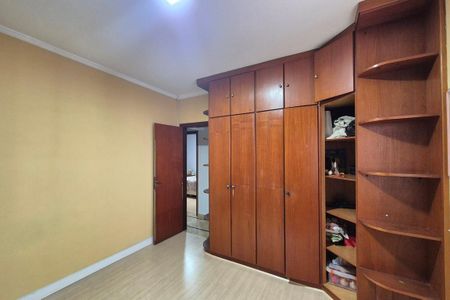 Casa à venda com 355m², 4 quartos e 3 vagas Casa à venda com 355m², 4 quartos e 3 vagasQuarto 1