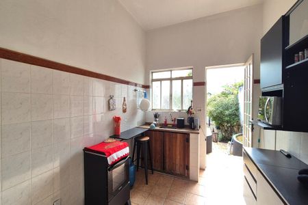 Casa à venda com 355m², 4 quartos e 3 vagas Casa à venda com 355m², 4 quartos e 3 vagasCozinha