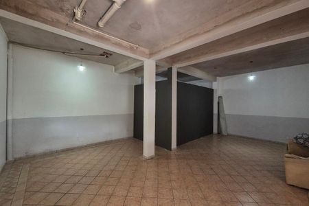 Casa à venda com 355m², 4 quartos e 3 vagas Casa à venda com 355m², 4 quartos e 3 vagasÁrea comum - Salão de festas