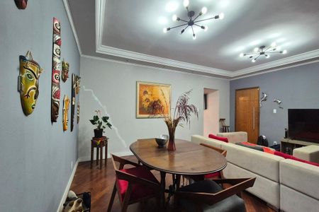 Casa à venda com 355m², 4 quartos e 3 vagas Casa à venda com 355m², 4 quartos e 3 vagasSala