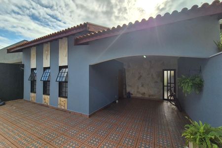 Casa à venda com 355m², 4 quartos e 3 vagas Casa à venda com 355m², 4 quartos e 3 vagasFachada do Prédio