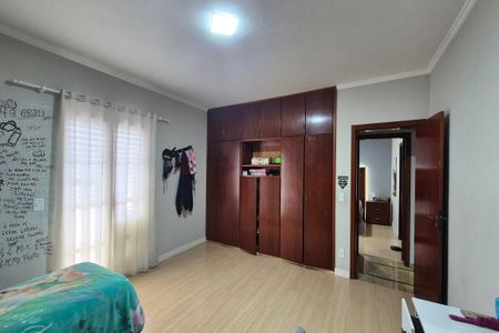 Casa à venda com 355m², 4 quartos e 3 vagas Casa à venda com 355m², 4 quartos e 3 vagasQuarto 1