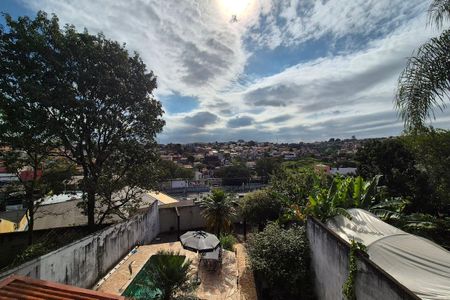 Casa à venda com 355m², 4 quartos e 3 vagas Casa à venda com 355m², 4 quartos e 3 vagasVista da Varanda