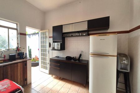 Casa à venda com 355m², 4 quartos e 3 vagas Casa à venda com 355m², 4 quartos e 3 vagasCozinha