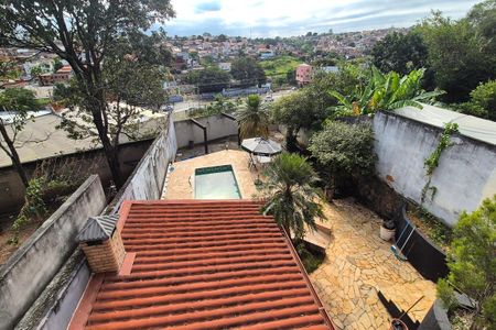 Casa à venda com 355m², 4 quartos e 3 vagas Casa à venda com 355m², 4 quartos e 3 vagasVista da Varanda