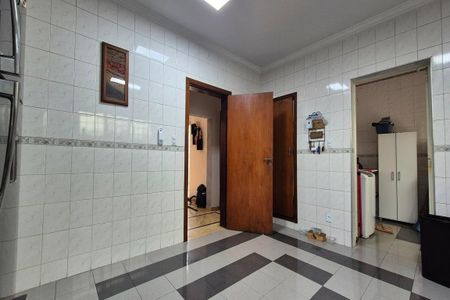 Casa à venda com 355m², 4 quartos e 3 vagas Casa à venda com 355m², 4 quartos e 3 vagasCozinha