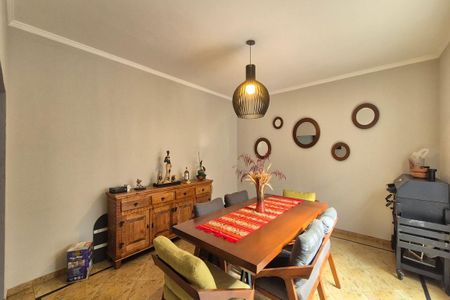 Casa à venda com 355m², 4 quartos e 3 vagas Casa à venda com 355m², 4 quartos e 3 vagasSala de Jantar