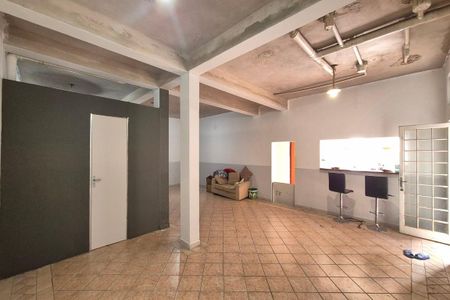 Casa à venda com 355m², 4 quartos e 3 vagas Casa à venda com 355m², 4 quartos e 3 vagasÁrea comum - Salão de festas