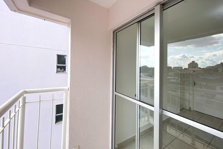 Apartamento para alugar com 55m², 2 quartos e 1 vagaVaranda da Sala