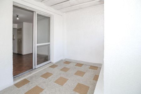 Apartamento à venda com 60m², 1 quarto e 1 vaga Apartamento à venda com 60m², 1 quarto e 1 vagaVaranda