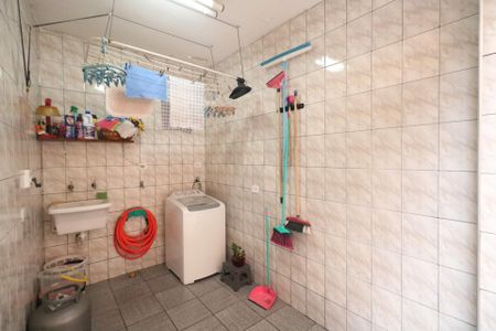 Casa à venda com 140m², 3 quartos e 2 vagas Casa à venda com 140m², 3 quartos e 2 vagasÁrea de Serviço