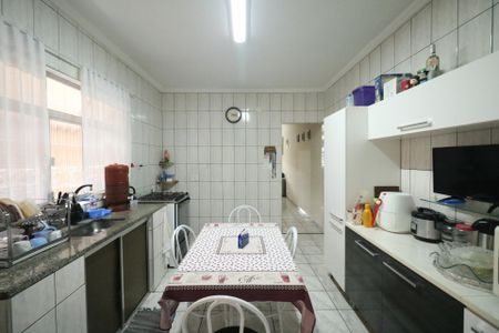 Casa à venda com 140m², 3 quartos e 2 vagas Casa à venda com 140m², 3 quartos e 2 vagasCozinha