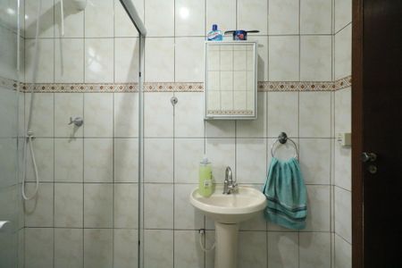 Casa à venda com 140m², 3 quartos e 2 vagas Casa à venda com 140m², 3 quartos e 2 vagasBanheiro 2
