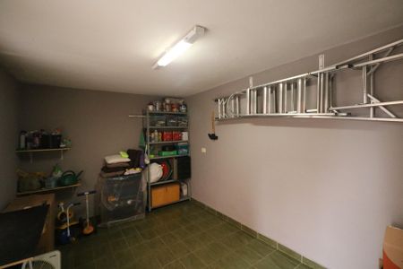 Casa à venda com 140m², 3 quartos e 2 vagas Casa à venda com 140m², 3 quartos e 2 vagasDepósito