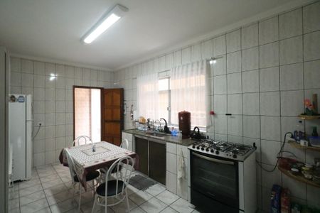 Casa à venda com 140m², 3 quartos e 2 vagas Casa à venda com 140m², 3 quartos e 2 vagasCozinha