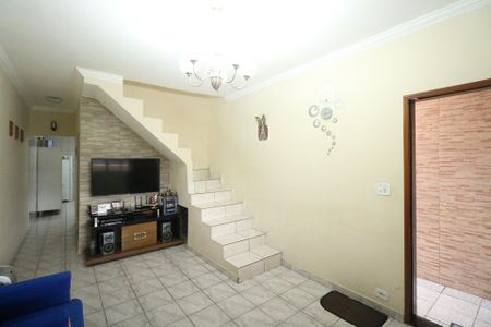 Casa à venda com 140m², 3 quartos e 2 vagas Casa à venda com 140m², 3 quartos e 2 vagasSala