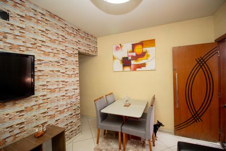 Sala de casa à venda com 3 quartos, 155m² em Jardim Laguna, Contagem