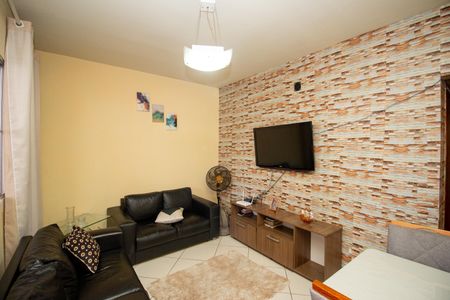 Sala de casa à venda com 3 quartos, 155m² em Jardim Laguna, Contagem