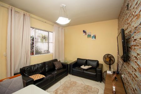 Sala de casa à venda com 3 quartos, 155m² em Jardim Laguna, Contagem