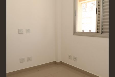 Apartamento para alugar com 74m², 2 quartos e 1 vagaQuarto