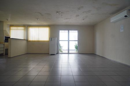 Apartamento à venda com 42m², 1 quarto e 1 vaga Apartamento à venda com 42m², 1 quarto e 1 vagaÁrea comum - Salão de festas