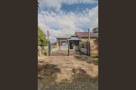 Casa à venda com 69m², 2 quartos e 2 vagas Casa à venda com 69m², 2 quartos e 2 vagasFachada