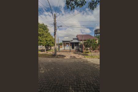 Casa à venda com 69m², 2 quartos e 2 vagas Casa à venda com 69m², 2 quartos e 2 vagasFachada