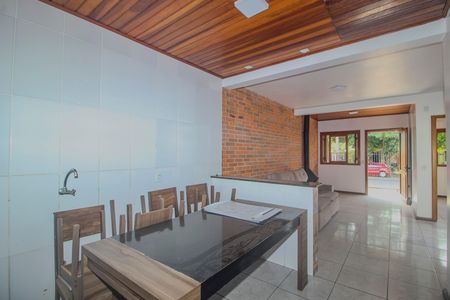 Casa à venda com 69m², 2 quartos e 2 vagas Casa à venda com 69m², 2 quartos e 2 vagasCozinha