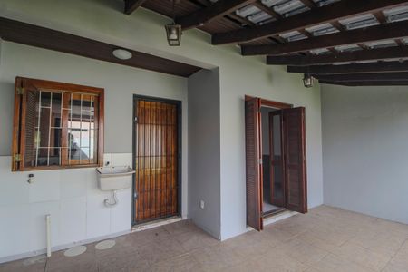 Casa à venda com 69m², 2 quartos e 2 vagas Casa à venda com 69m², 2 quartos e 2 vagasQuintal/Area de serviço