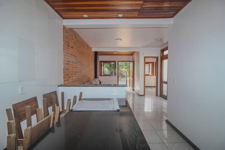 Casa à venda com 69m², 2 quartos e 2 vagas Casa à venda com 69m², 2 quartos e 2 vagasCozinha