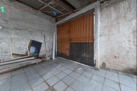 Casa à venda com 140m², 4 quartos e 2 vagasGaragem - Fundo
