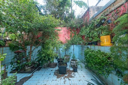 Casa à venda com 140m², 4 quartos e 2 vagasQuintal
