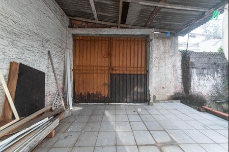Casa à venda com 140m², 4 quartos e 2 vagasGaragem - Fundo
