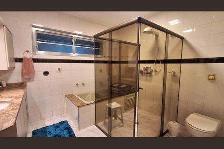 Apartamento à venda com 130m², 3 quartos e 1 vaga Apartamento à venda com 130m², 3 quartos e 1 vagaBanheiro Suíte