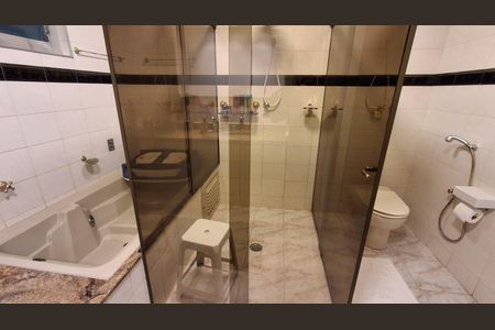 Apartamento à venda com 130m², 3 quartos e 1 vaga Apartamento à venda com 130m², 3 quartos e 1 vagaBanheiro Suíte