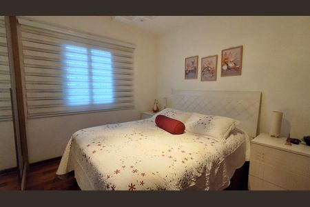 Apartamento à venda com 130m², 3 quartos e 1 vaga Apartamento à venda com 130m², 3 quartos e 1 vagaSuíte