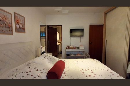 Apartamento à venda com 130m², 3 quartos e 1 vaga Apartamento à venda com 130m², 3 quartos e 1 vagaSuíte