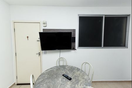Sala de apartamento para alugar com 2 quartos, 44m² em Califórnia, Belo Horizonte