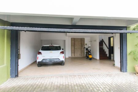Casa para alugar com 291m², 5 quartos e 4 vagas Casa para alugar com 291m², 5 quartos e 4 vagasGaragem